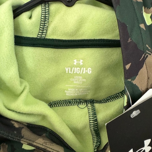💚 SOLD 💚 NWT! Youth Under Armour multi green camouflage print hoodie, Size YL - Picture 4 of 5